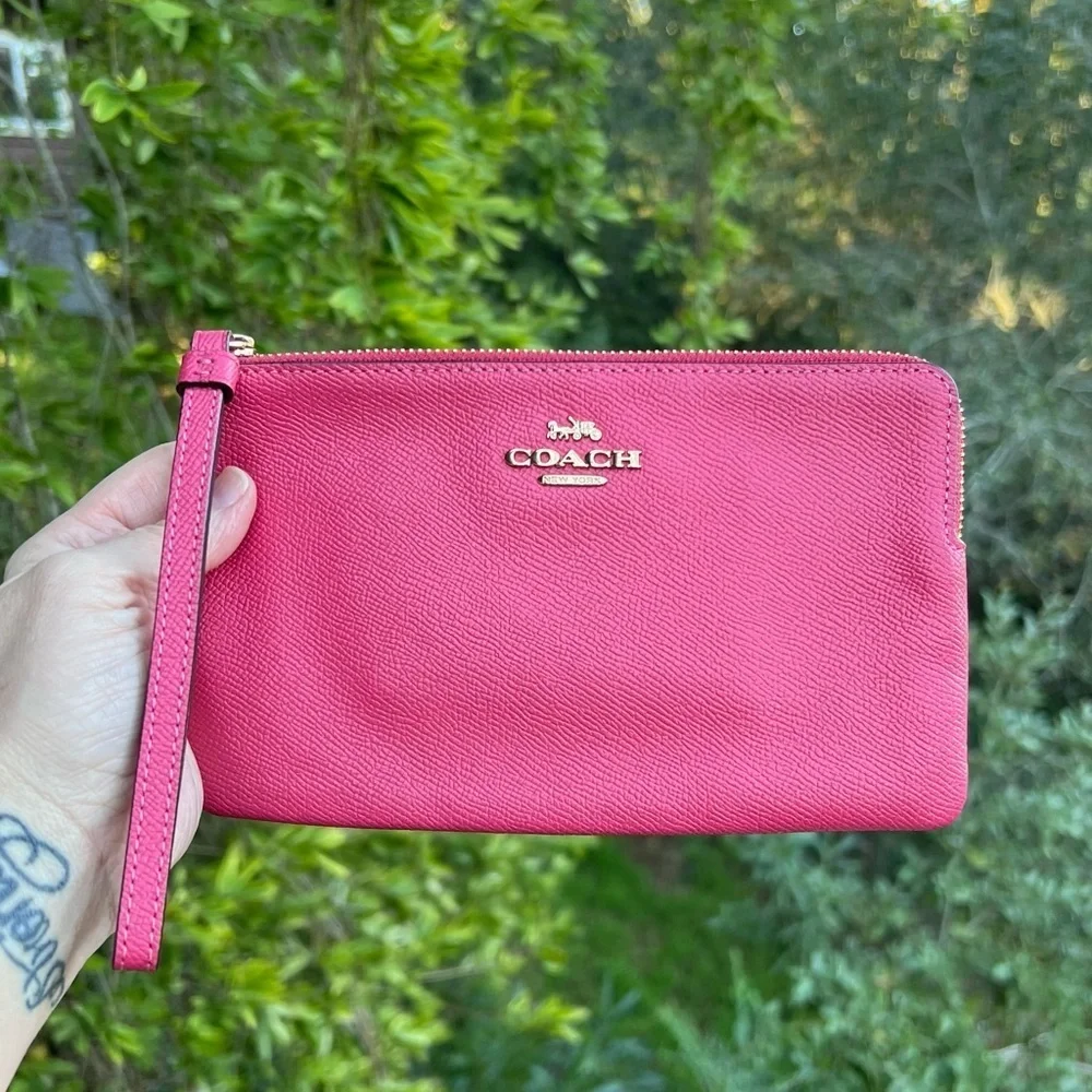 COACH Large Corner Zip Phone Wristlet Wallet Pink Leather w Gold Hardware NWOT